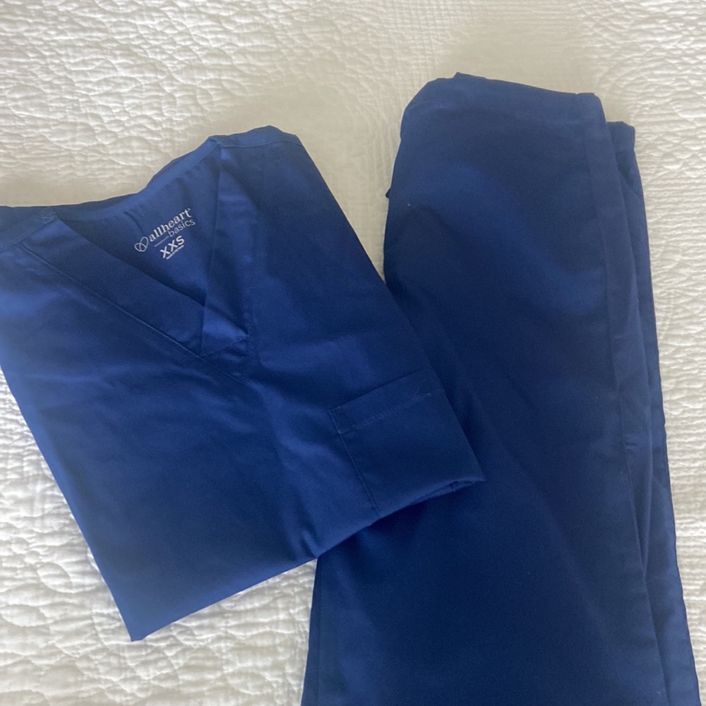 All Heart Basics Scrub Set - Picture 3 of 3